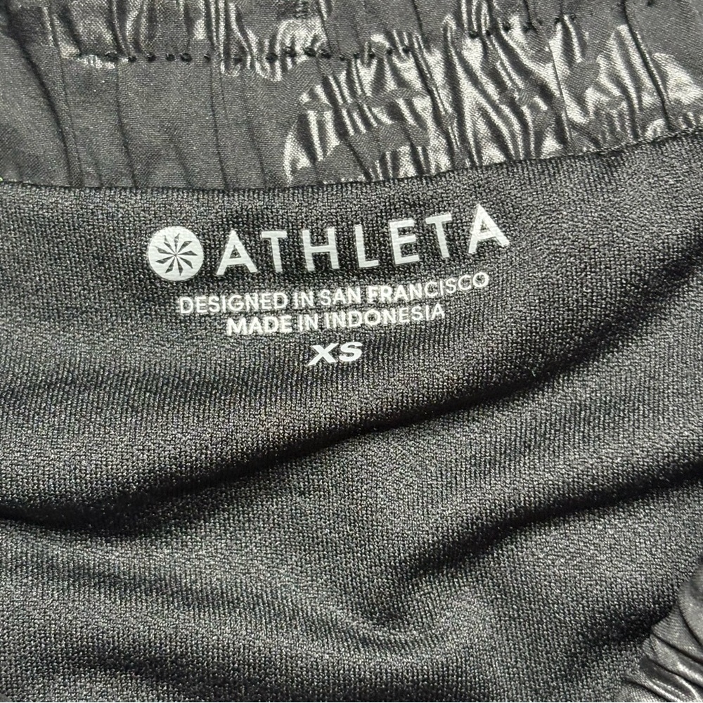 Athleta Botanical Racer Run Short - Picture 3 of 4